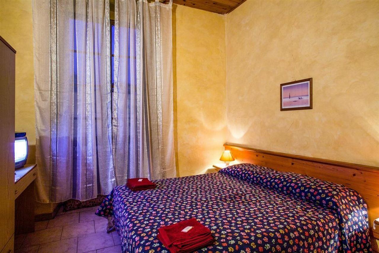 קליארי Albergo Aurora מראה חיצוני תמונה